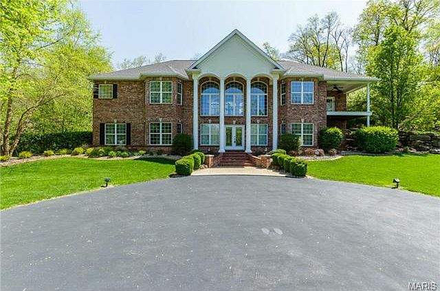 1st image of 17 Manderly Place Dr