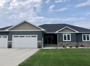 2505 Water View Drive, Aberdeen, SD 57401