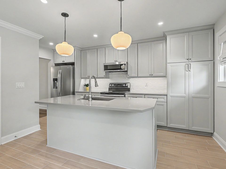 1st image of 958 Myrtle Ct