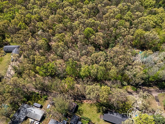 3rd image of 13332 Hilltop Dr