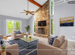 10 Chestnut Ridge Rd, Mills River, NC 28759