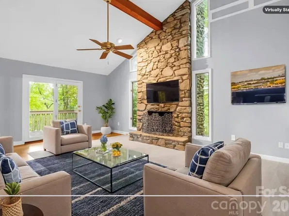 10 Chestnut Ridge Rd, Mills River, NC 28759
