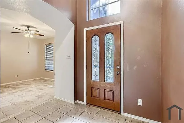 4 bed, 2385 sqft, $3,500 — Photo 4
