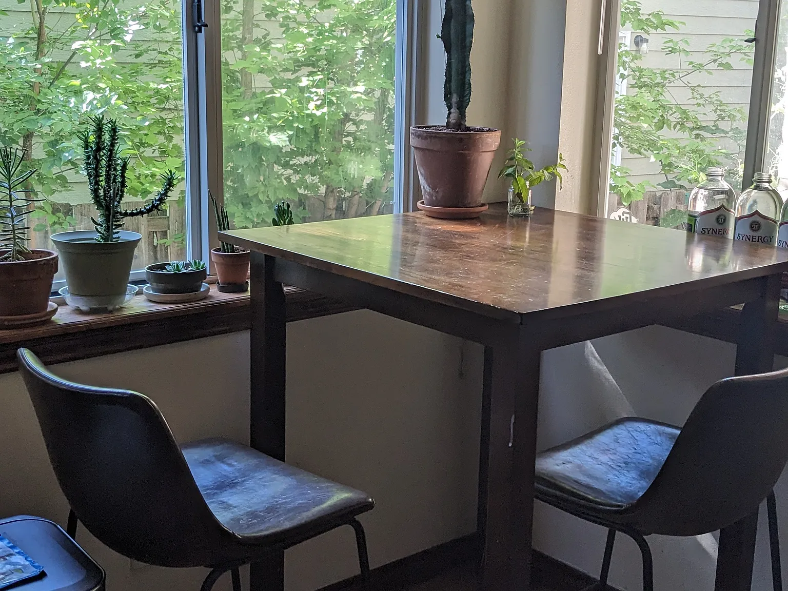 4 bed, 2350 sqft, $1,090 — Photo 2