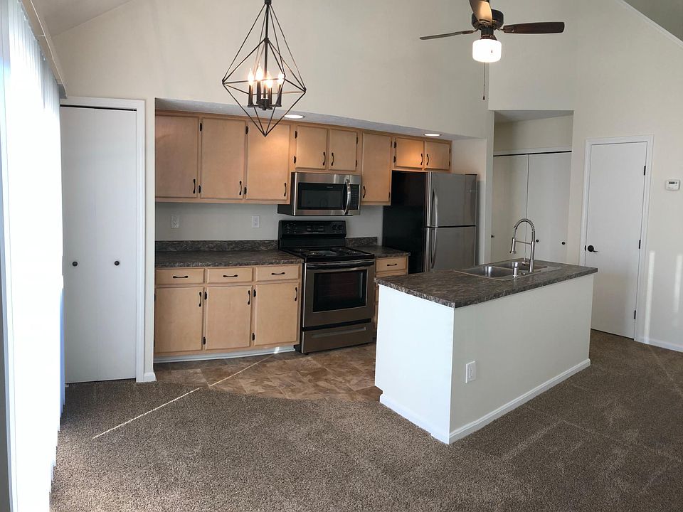 1st image of 102 Poplar Cir #508
