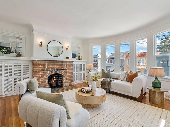 3rd image of 842 Edinburgh St