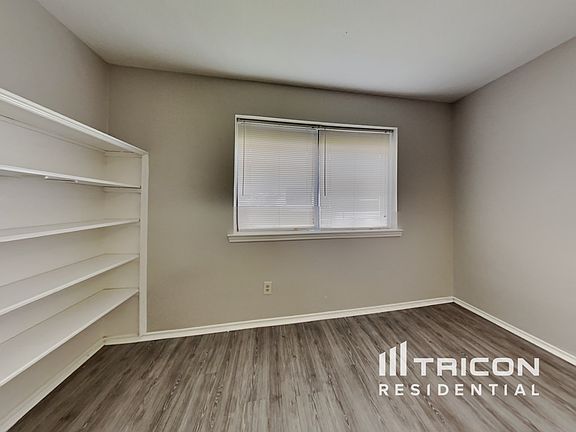 4th image of 2412 Colleen Dr