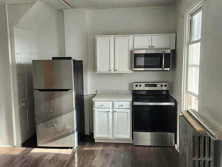 211 Maryland Ave — Photo 4