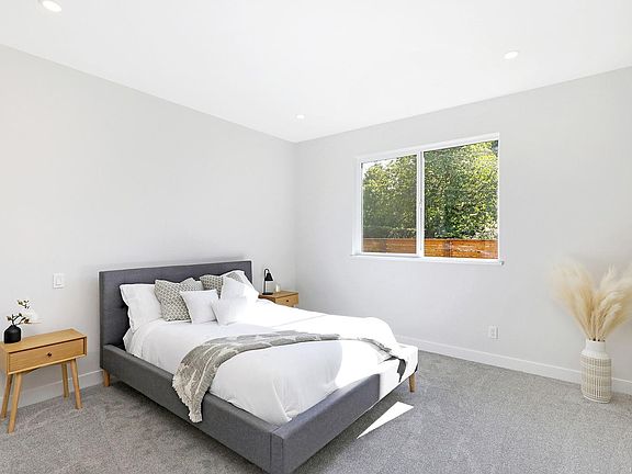 4th image of 1505 Croation Rd #2