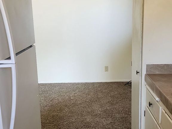 Dining area off kitchen