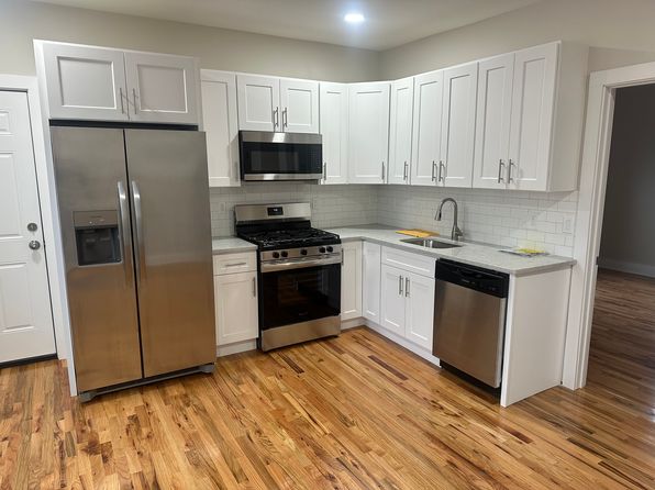 10-12 Perry Hill Rd #1