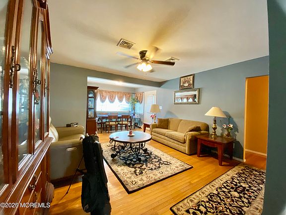 4th image of 31 Pheasant Street #B