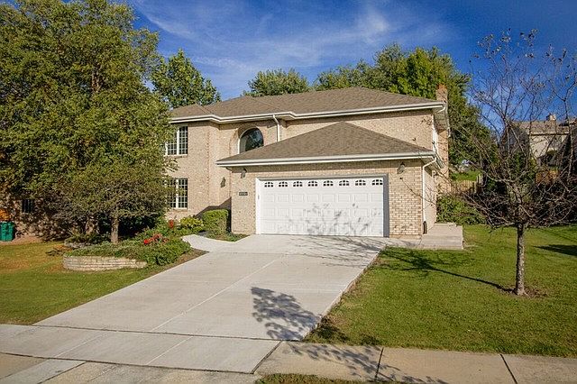 1st image of 351 Wexford Dr