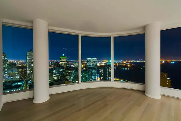 Rented by Bouklis Group | media 32