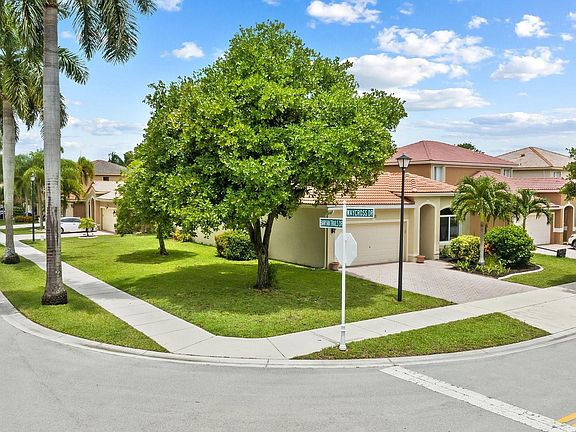 3rd image of 4637 Waycross Drive