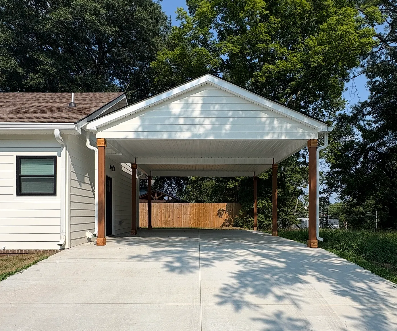 3 bed, 1400 sqft, $2,200 — Photo 2