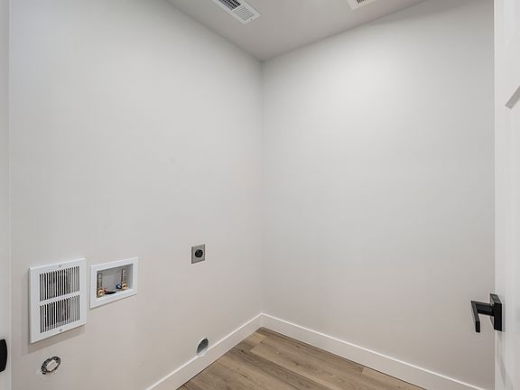 5th image of 840 NE 100th St #A