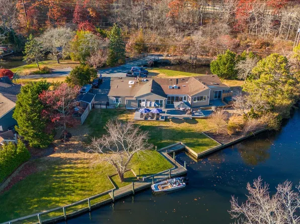 32 Biltmore Avenue Avenue, Oakdale, NY 11769