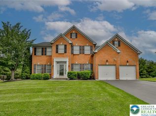 1303 Foxview Dr, Bethlehem, PA 18017