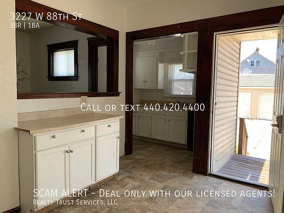 5th image of 3227 W 88th St