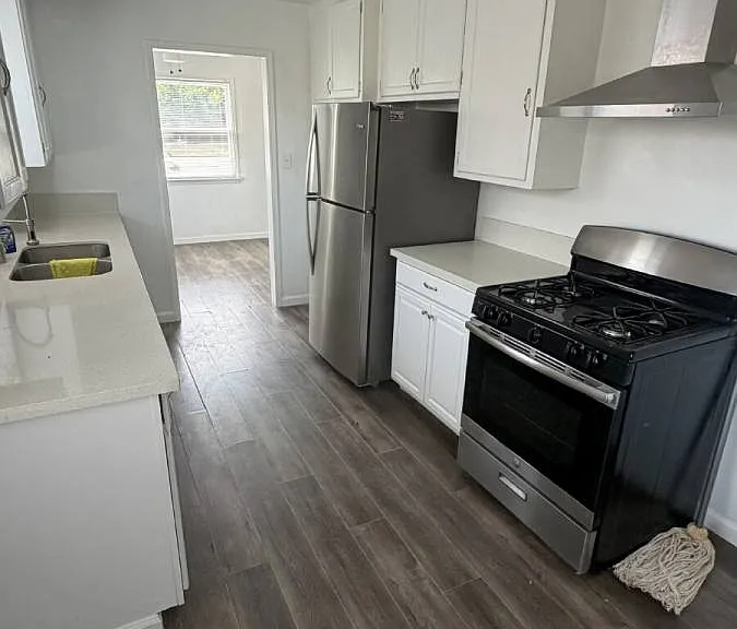 1400 Maitland Dr — Photo 5