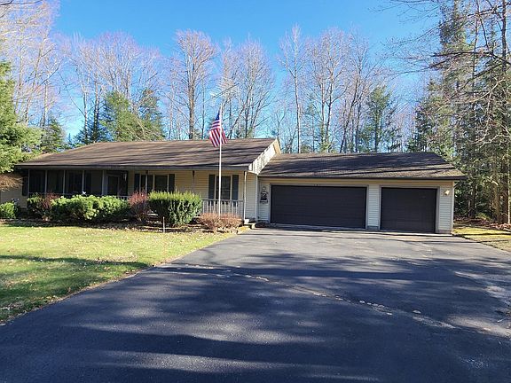 3rd image of 606 Deer Run Blvd