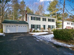 120 Wineberry Ln, Malta, NY 12020
