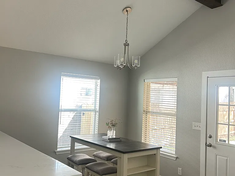 1008 N Bishop St — Photo 10