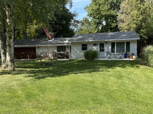 1104 Port Austin Rd, Port Austin, MI 48467