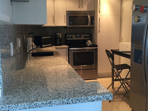 4th image of 500 Bayview Dr APT 1625