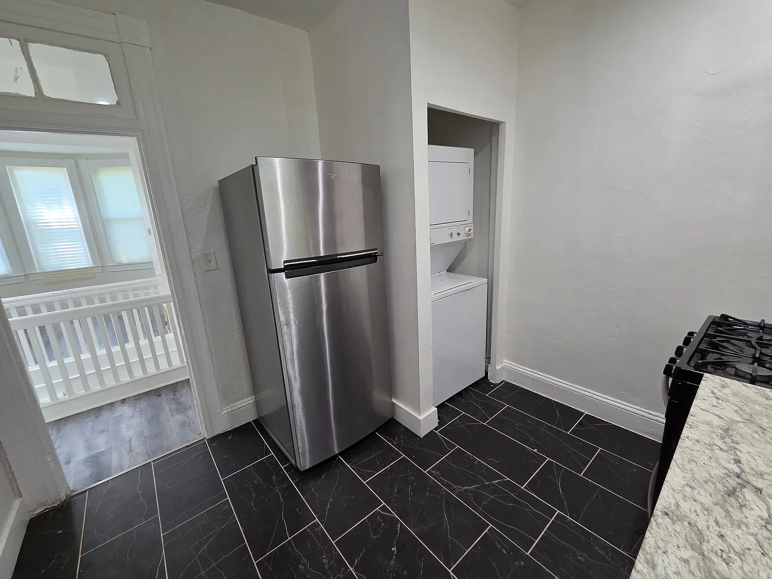 2 bed, 1000 sqft, $1,200 — Photo 4
