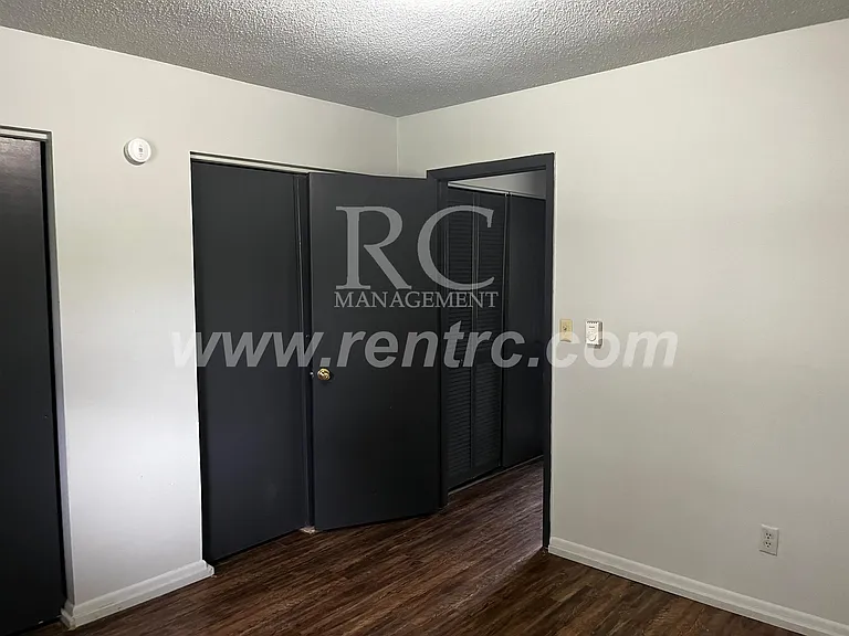 206A S California Ave — Photo 8