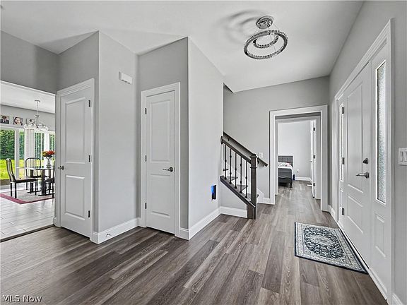 3rd image of 6385 Meander Glen Dr