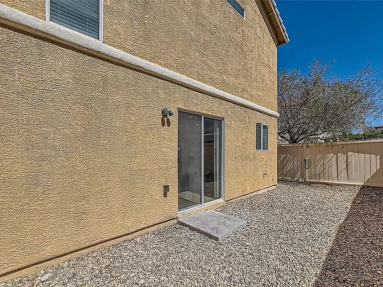 5849 Old English Ct — Photo 31