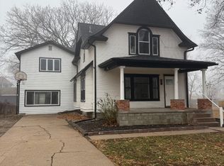 800 E 7th St, York, NE 68467