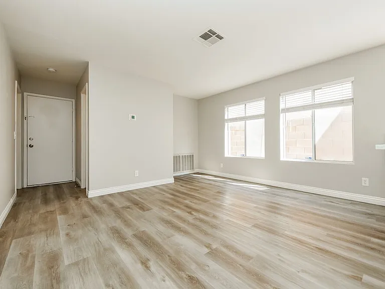 1915 Casa Verde Dr — Photo 8