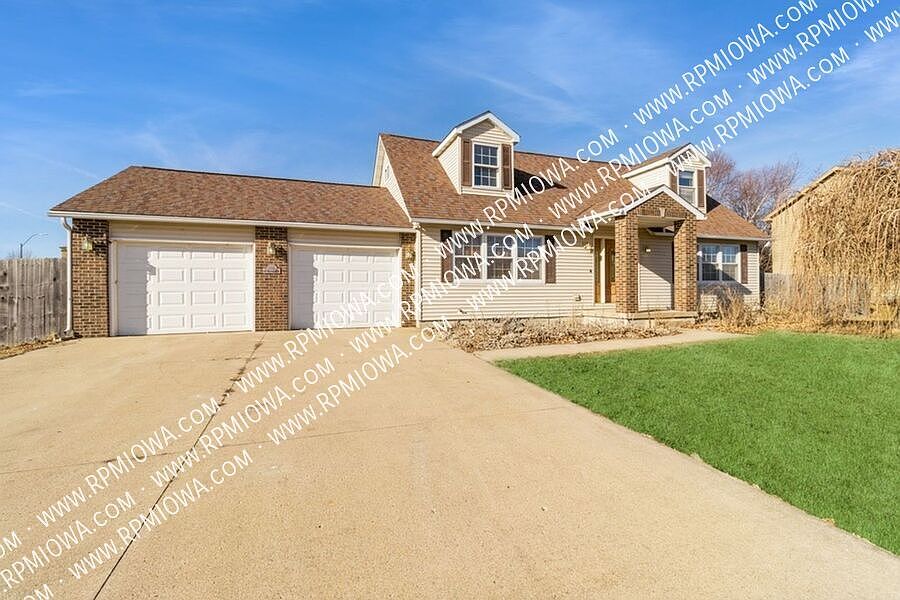 1st image of 302 NW Watercrest Dr
