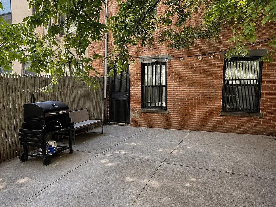 3 E 124th St #1R