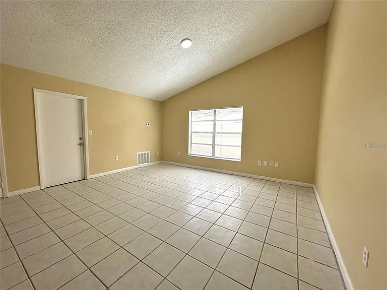 3933 Magnolia Lake Ln — Photo 6