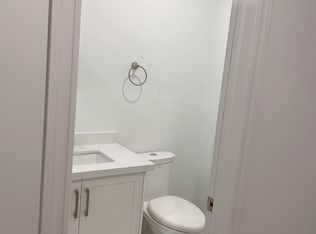 2561 Hurontario St S #A-2, Mississauga, ON L5A 2G4