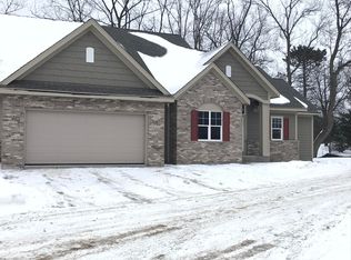 17910 Ashlea Dr, Brookfield, WI 53045