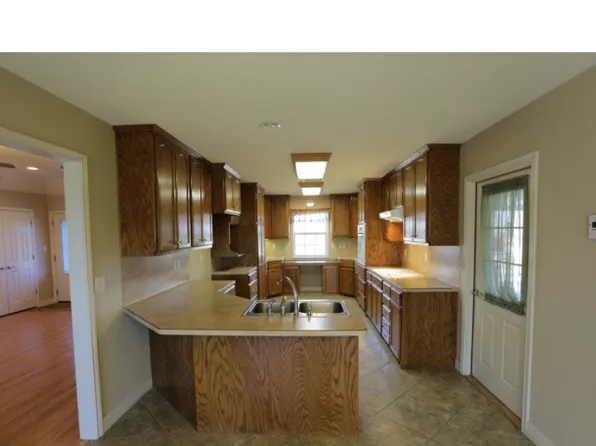 150 Tyler Dr, Orange, TX 77630