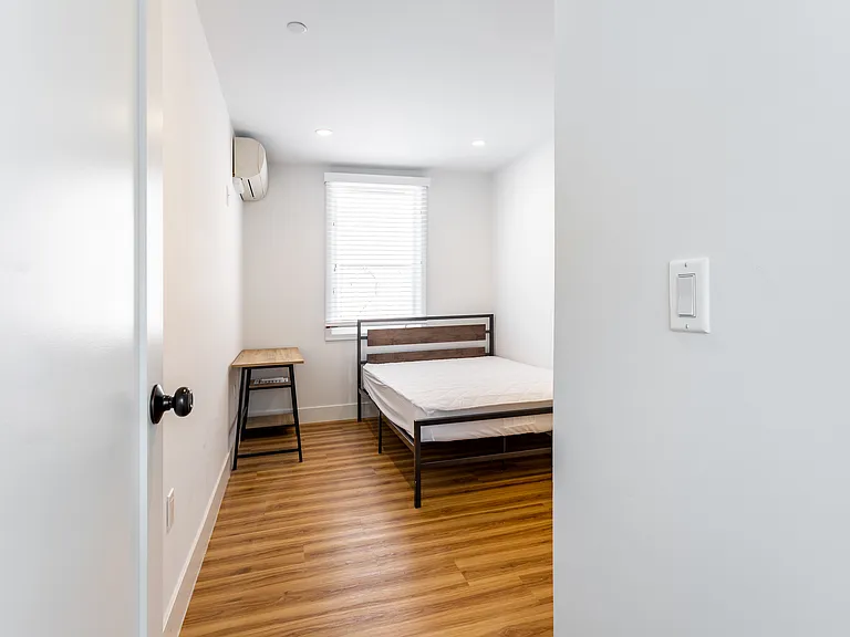1325 W 24th St — Photo 5