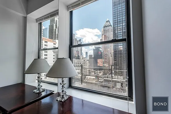 Rented by Bond New York | media 38