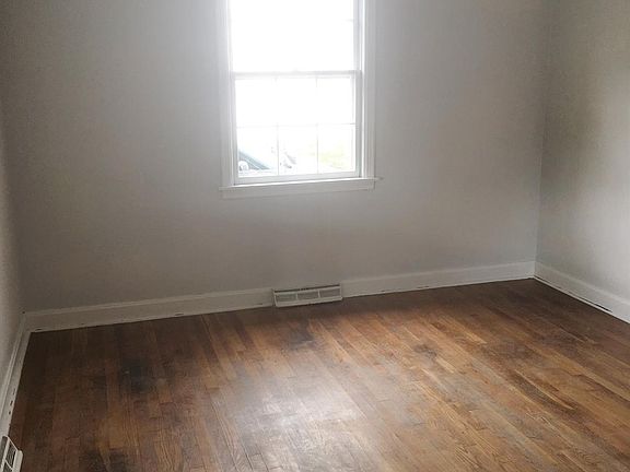 2nd image of 5728 White Oak Dr
