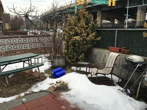 4th image of 2501 Crescent St