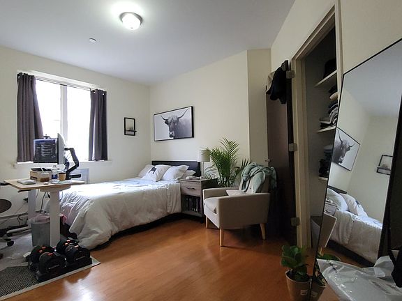2nd image of 1252 E 19th St APT 4