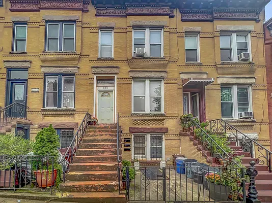 Rented by Compass | media 6