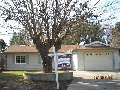 2nd image of 2795 Glen Arven Way