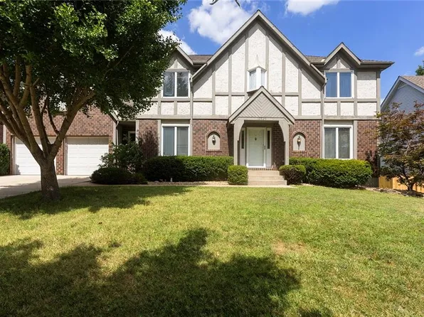 10525 Bluejacket St, Overland Park, KS 66214